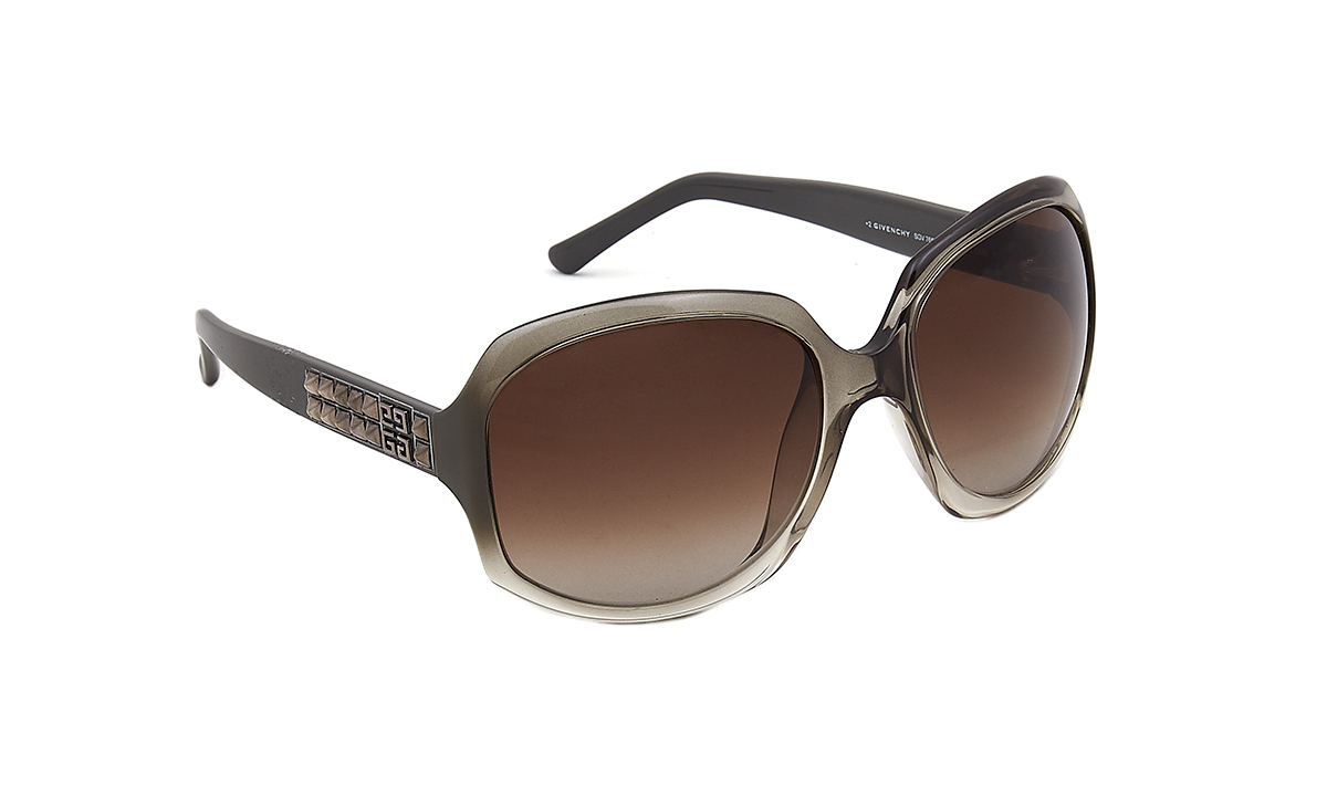  Givenchy 765 22B